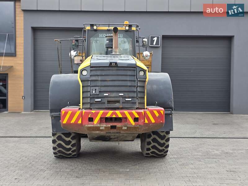 Фронтальні навантажувачі Komatsu WA 2016 в Рівному