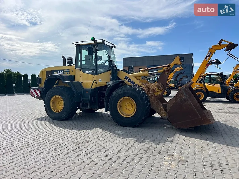 Komatsu WA 2015