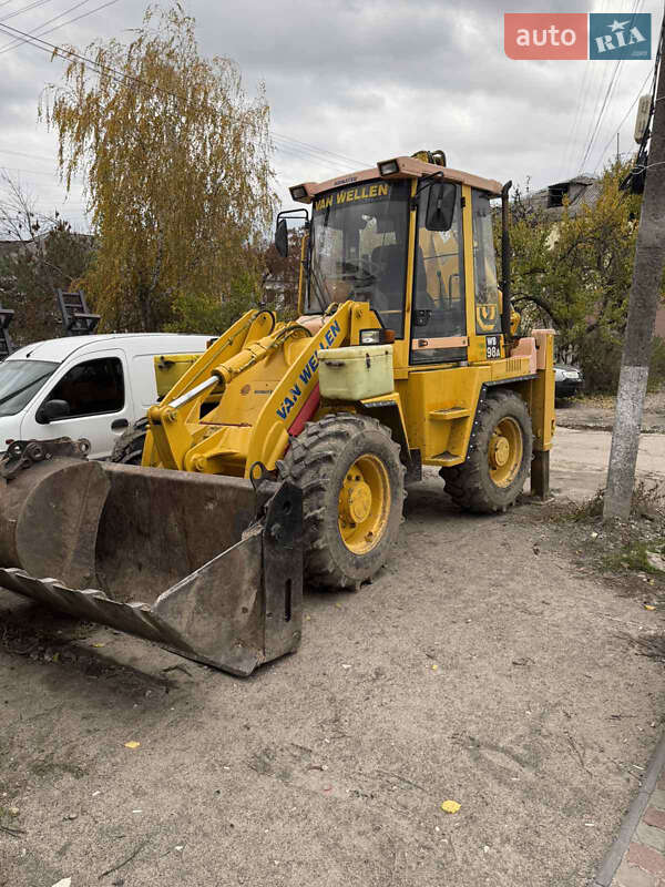 Экскаватор погрузчик Komatsu WB 2004 в Киеве фото Экскаватор погрузчик Komatsu WB 2004 в Киеве