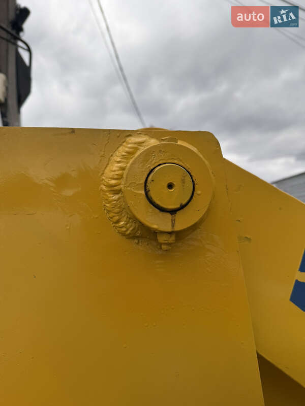 Экскаватор погрузчик Komatsu WB 2004 в Киеве фото 6 Экскаватор погрузчик Komatsu WB 2004 в Киеве