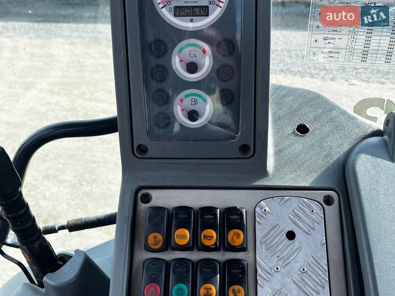 Екскаватор навантажувач Komatsu WB 2007 в Єрках