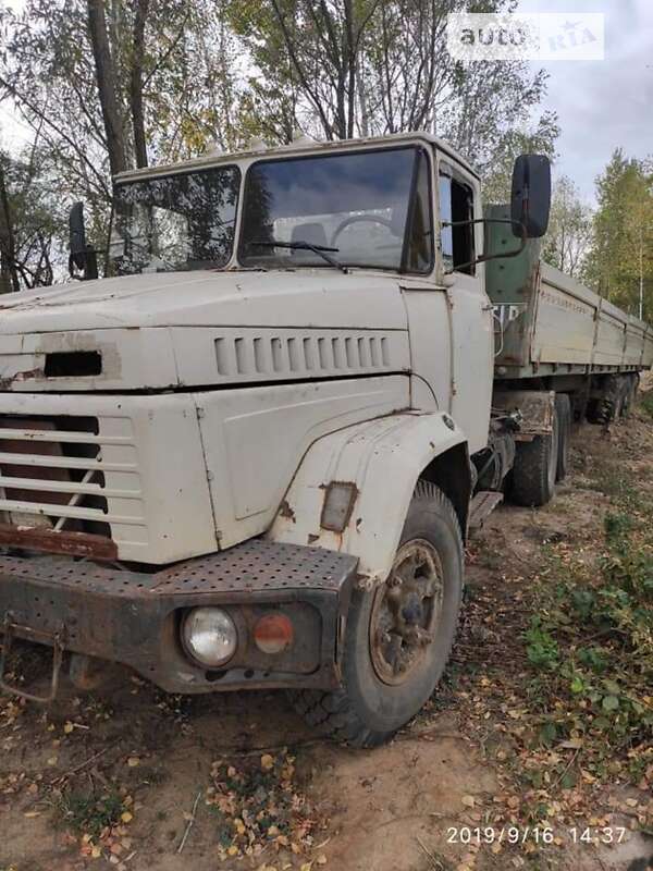 Тягач КрАЗ 256 1992 в Коростышеве