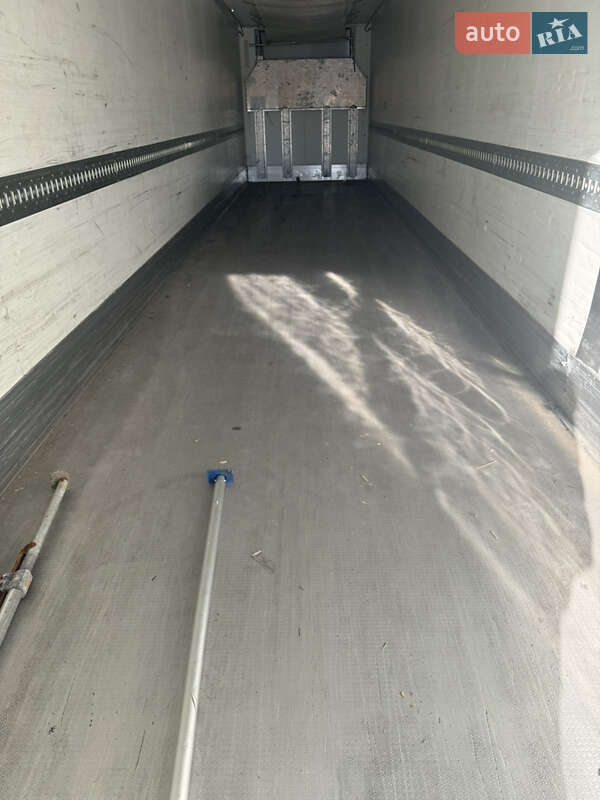 Ізотермічна будка Krone BPW 2012 в Мукачевому