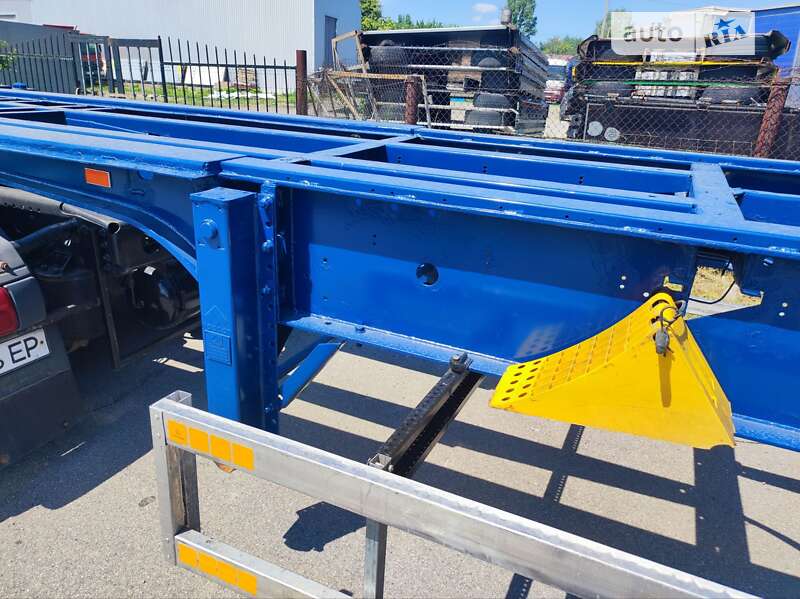 Контейнеровоз полуприцеп Krone SAF 2006 в Умани