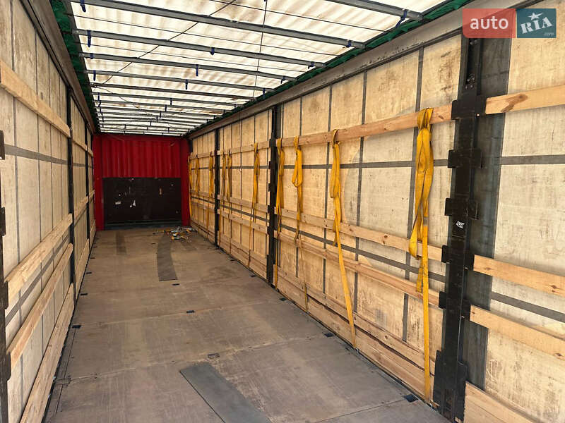 Тентований борт (штора) - напівпричіп Krone SAF 2015 в Коломиї