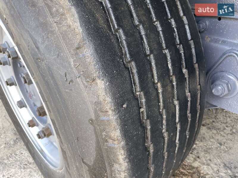 Тентований борт (штора) - напівпричіп Krone SD 2011 в Львові