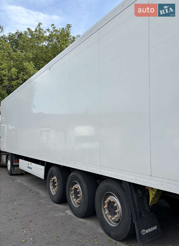 Изотермическая будка Krone SD 2011 в Ровно