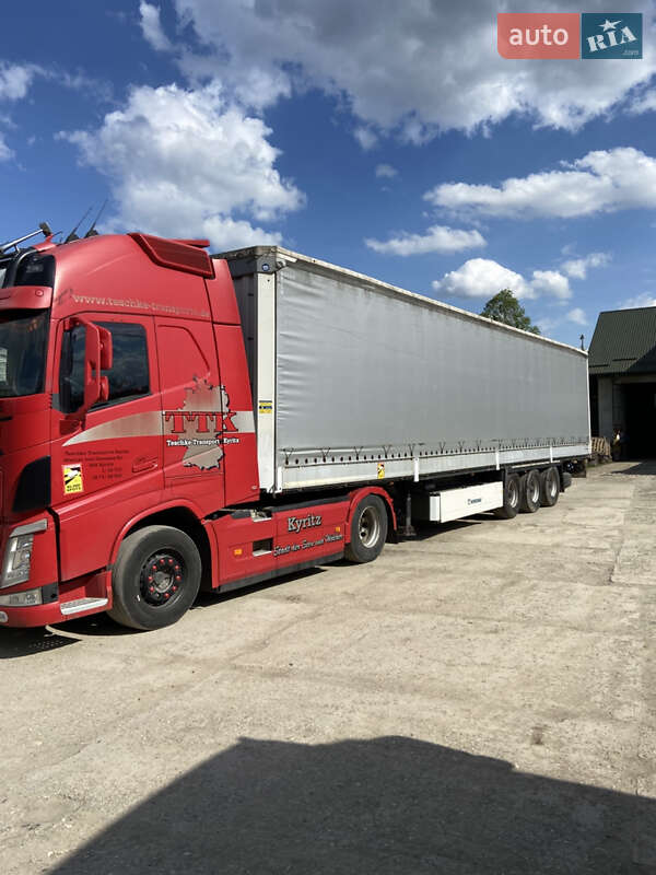 Тентований борт (штора) - напівпричіп Krone SD 2018 в Івано-Франківську фото Тентований борт (штора) - напівпричіп Krone SD 2018 в Івано-Франківську