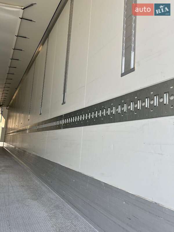 Рефрижератор полуприцеп Krone SD 2016 в Черновцах