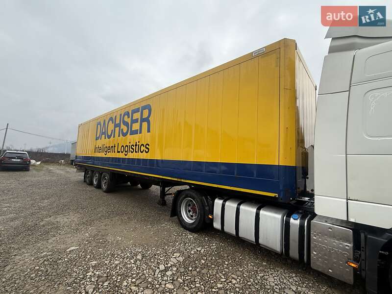 Ізотермічна будка Krone SD 2012 в Тячеві