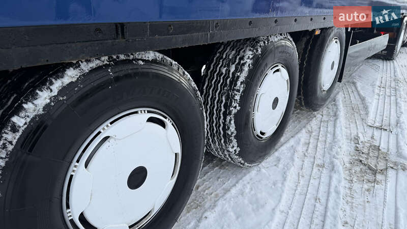 Ізотермічна будка Krone SD 2010 в Львові