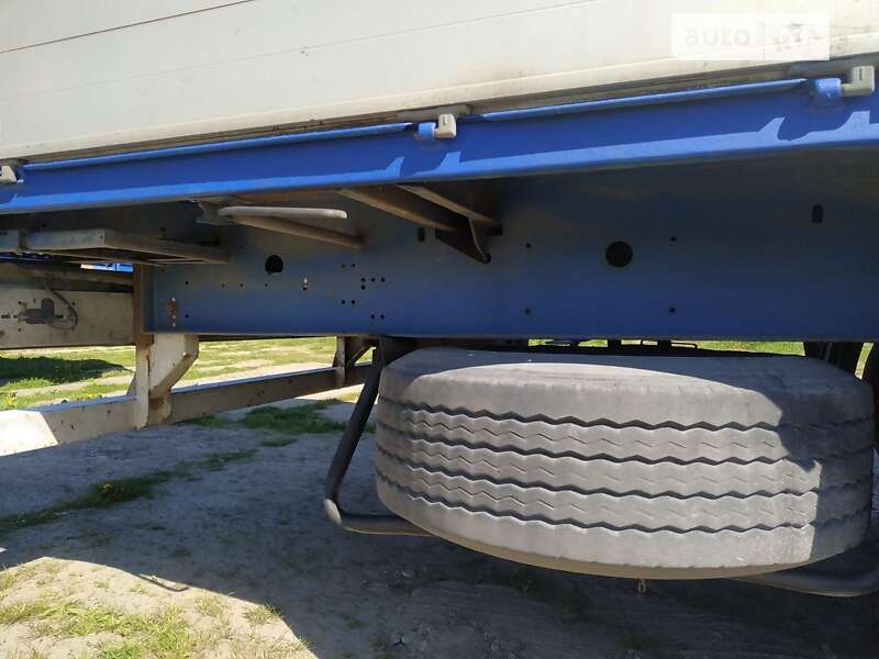 Бортовий напівпричіп Krone SDP 27 2007 в Рава-Руській