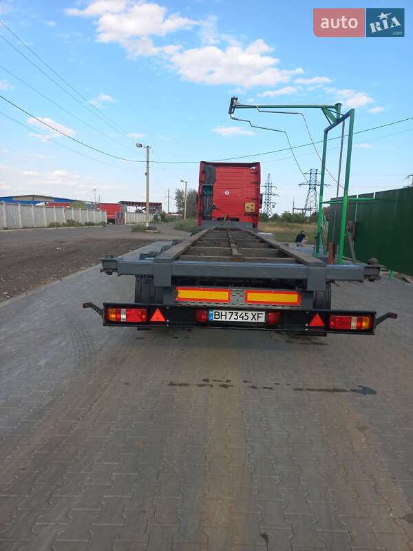 Контейнеровоз Krone SDP 27 2000 в 