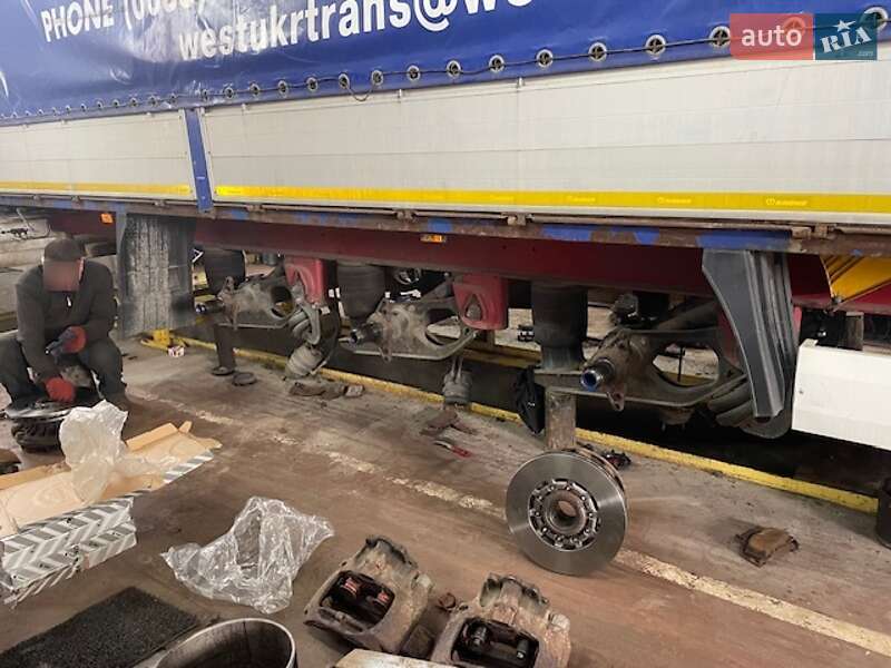 Тентованный борт (штора) - полуприцеп Krone SDP 27 2013 в Дрогобыче