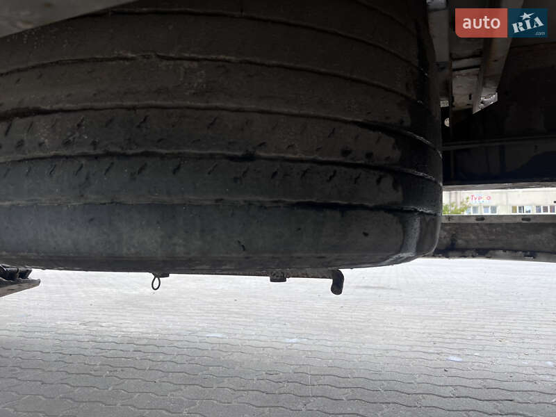 Тентованный борт (штора) - полуприцеп Krone SDP 2005 в Львове