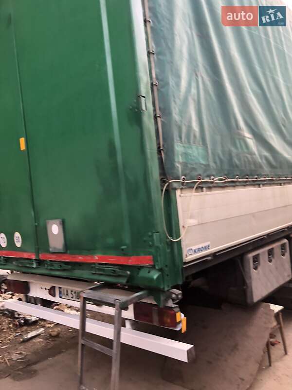 Бортовой полуприцеп Krone SDR 27 2007 в Киеве