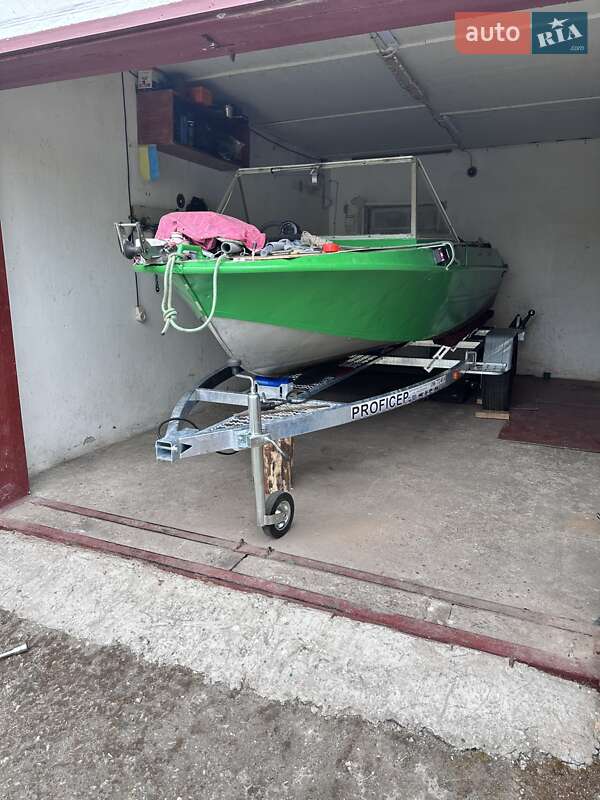 Катер Крым 1 1978 в Киеве