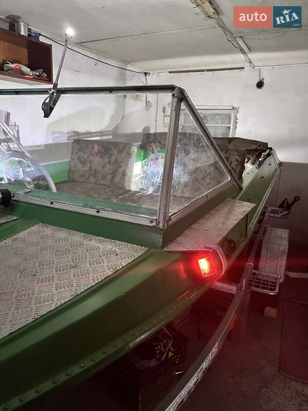 Катер Крым 1 1978 в Киеве