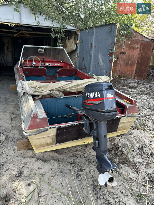 Лодка Крым 1 1977 в Черкассах