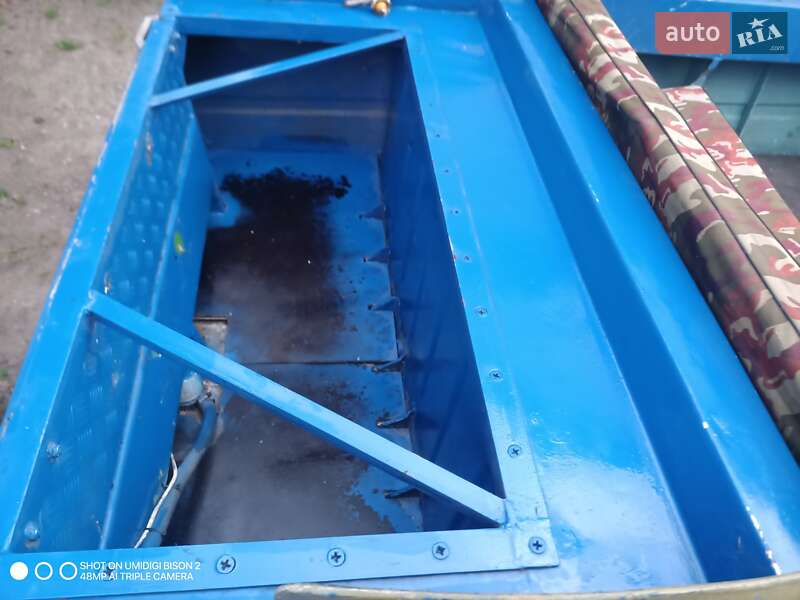 Лодка Крым Крым 2012 в Черкассах