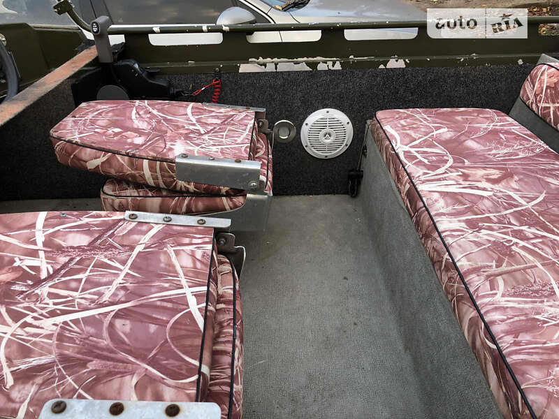 Лодка Крым М 1991 в Кривом Роге