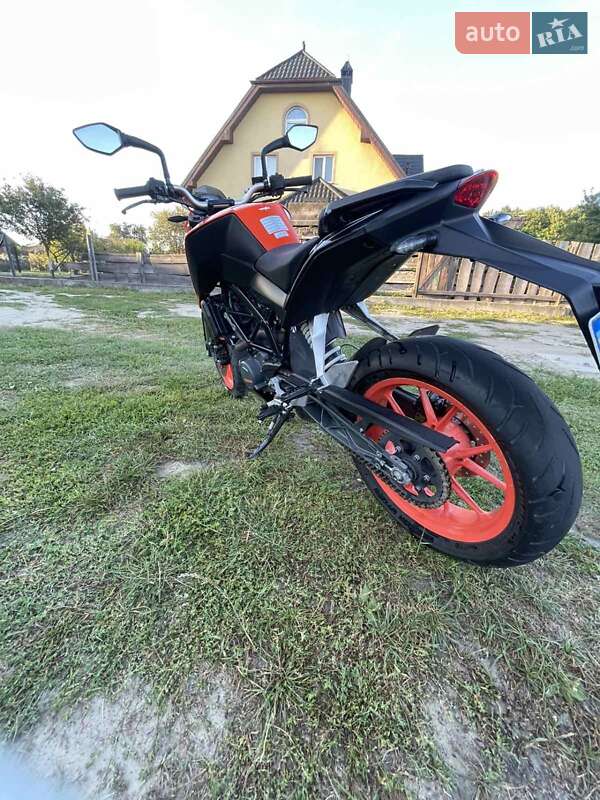 KTM 200 2021