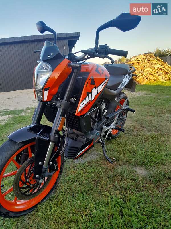 Спортбайк KTM 200 2021 в Цумани