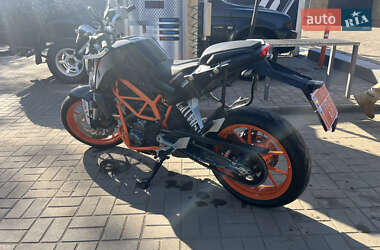 Мотоцикл Без обтекателей (Naked bike) KTM 250 Duke 2015 в 