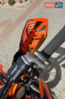 Мотоцикл Кросс KTM 250 SX-F 2022 в 