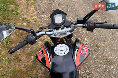 Мотоцикл Без обтекателей (Naked bike) KTM 390 Duke 2015 в 