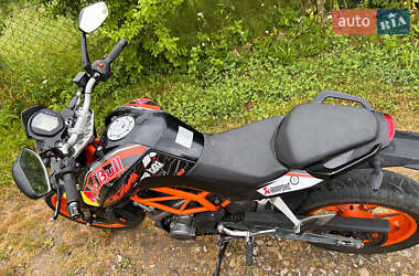 Мотоцикл Без обтекателей (Naked bike) KTM 390 Duke 2015 в 