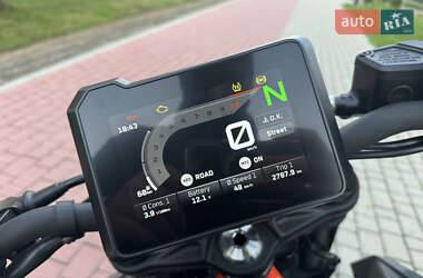 Мотоцикл Без обтекателей (Naked bike) KTM 390 Duke 2024 в 