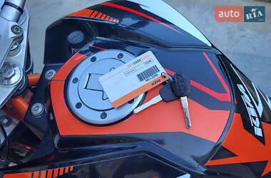 Мотоцикл Без обтікачів (Naked bike) KTM 390 Duke 2014 в 