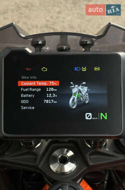Мотоцикл Без обтекателей (Naked bike) KTM 390 Duke 2024 в 