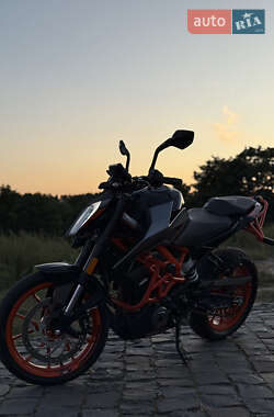 Мотоцикл Без обтекателей (Naked bike) KTM 390 Duke 2021 в 