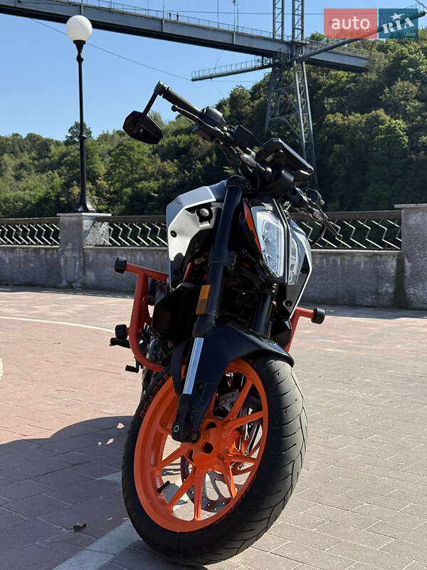 KTM 390 Duke 2021