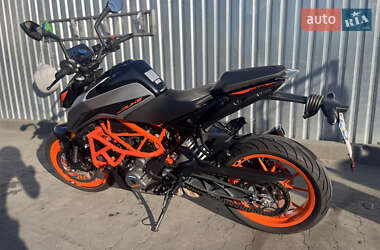 Мотоцикл Без обтекателей (Naked bike) KTM 390 Duke 2021 в 