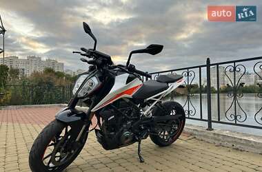 Мотоцикл Без обтекателей (Naked bike) KTM 390 Duke 2022 в Киеве