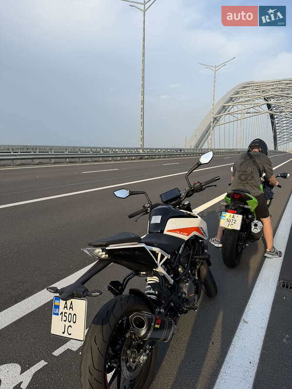 Мотоцикл Без обтекателей (Naked bike) KTM 390 Duke 2024 в Киеве