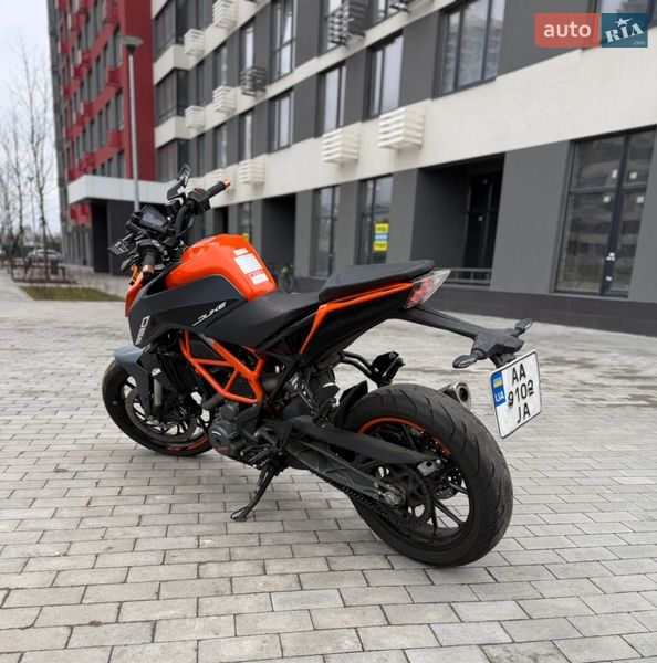 Мотоцикл Без обтекателей (Naked bike) KTM 390 Duke 2023 в Киеве