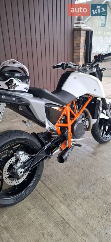 Мотоцикл Без обтікачів (Naked bike) KTM 690 Duke 2015 в Чернівцях