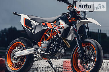 Мотоцикл Супермото (Motard) KTM 690 SMC 2015 в 