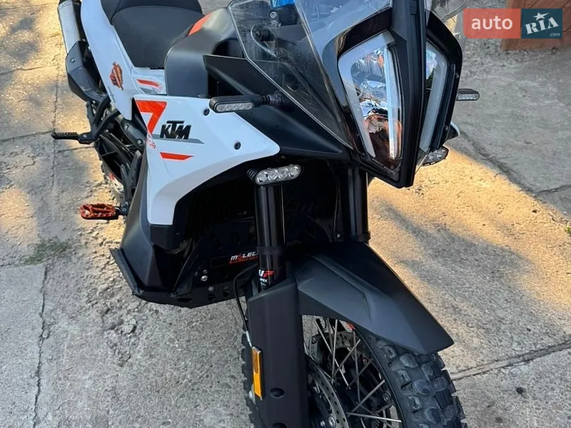 KTM 790 Adventure 2024