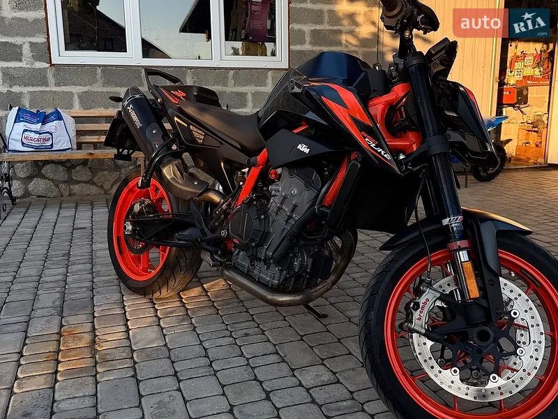 KTM 890 Duke 2022