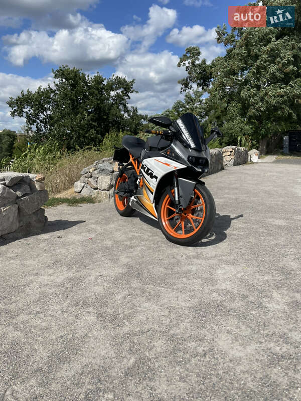 KTM RC 390 2016