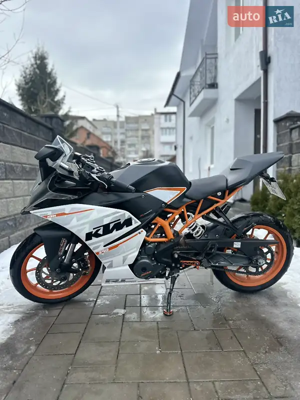 KTM RC 390 2015