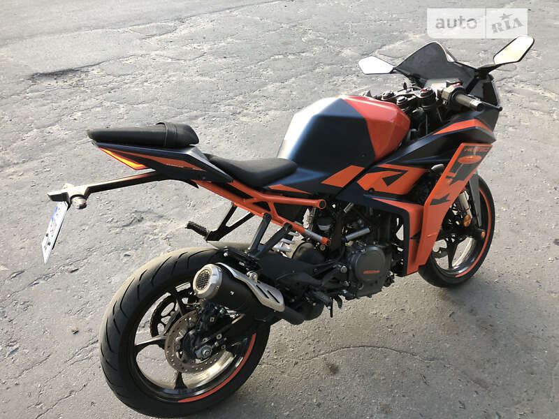 Спортбайк KTM RC 2022 в Пирятині