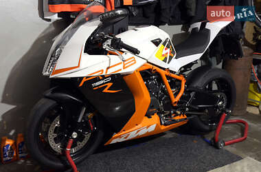 Спортбайк KTM RC 2015 в 