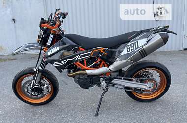 Мотоцикл Супермото (Motard) KTM SMC 690R 2017 в 