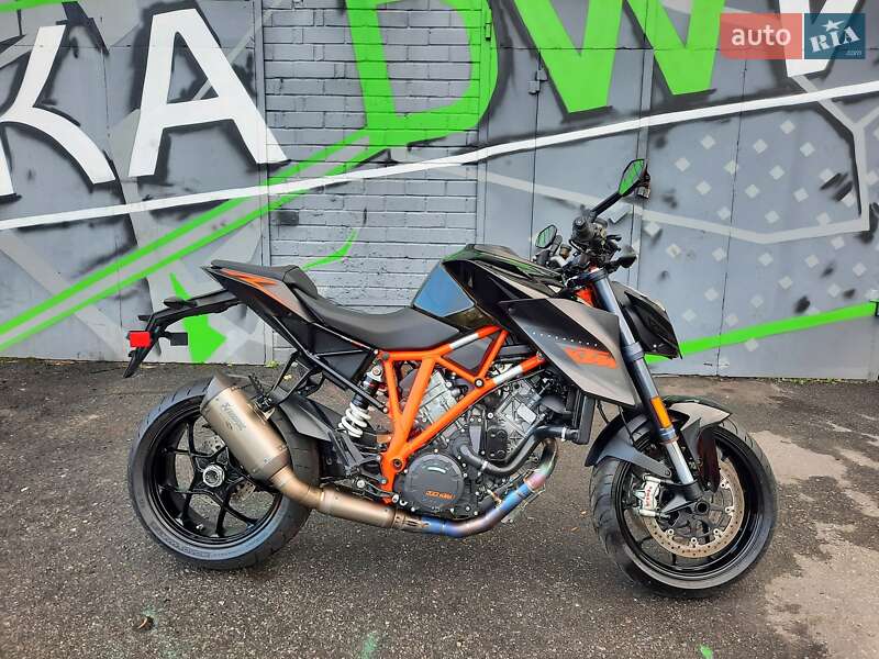 Мотоцикл Без обтекателей (Naked bike) KTM Super Duke 1290 2016 в Киеве